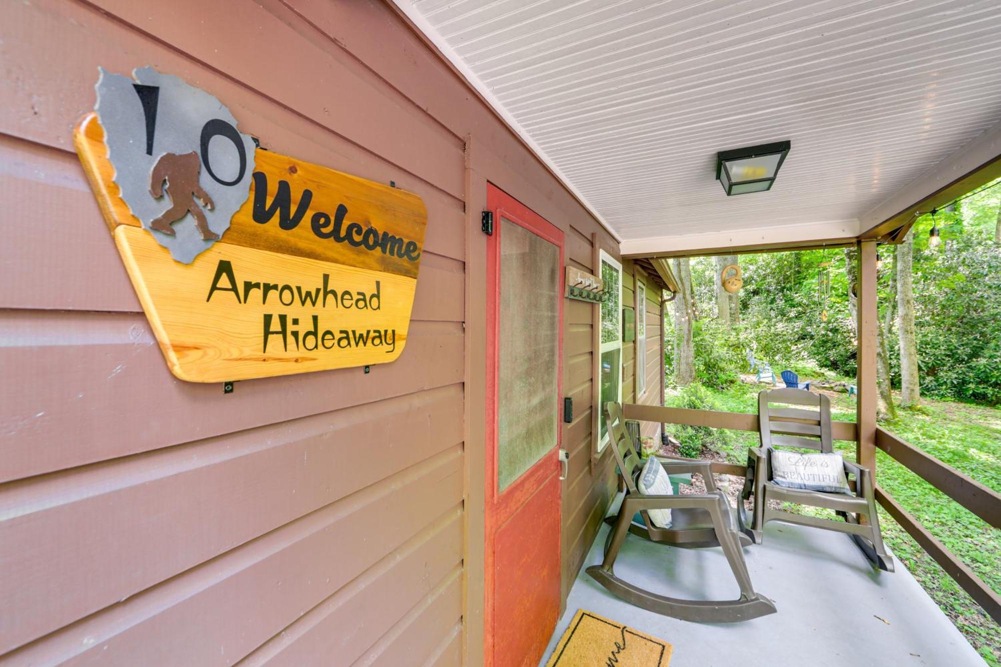 Pet-Friendly Creekside Cabin With Pool Access! Maggie Valley Kültér fotó