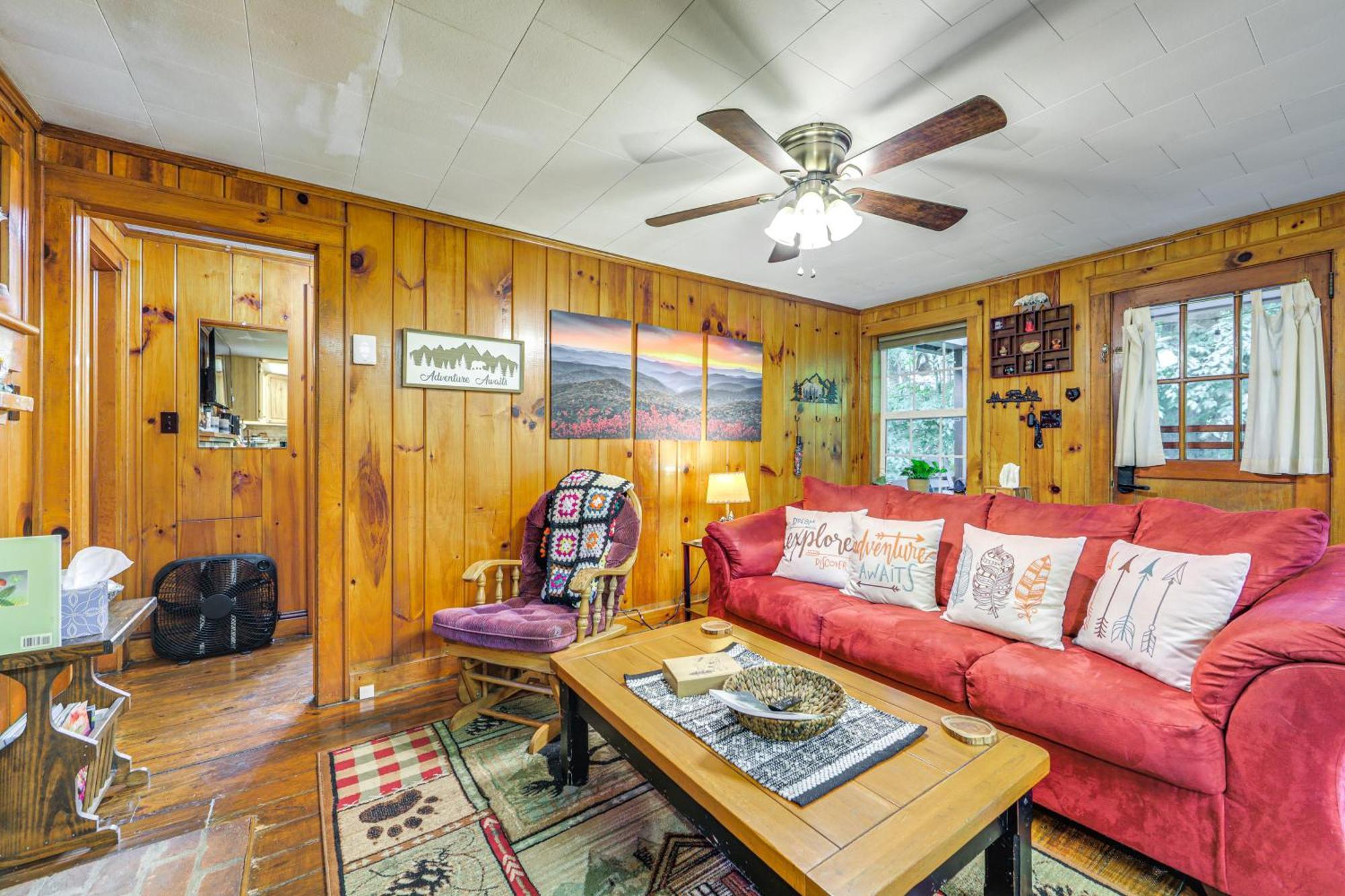 Pet-Friendly Creekside Cabin With Pool Access! Maggie Valley Kültér fotó